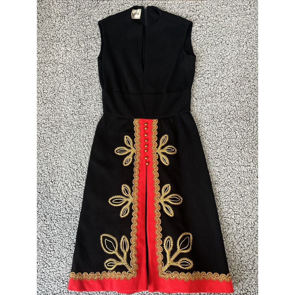 Vintage 1960s Junior Accent Sz 12 Cocktail Dress Embroidered Zip Back Vneck